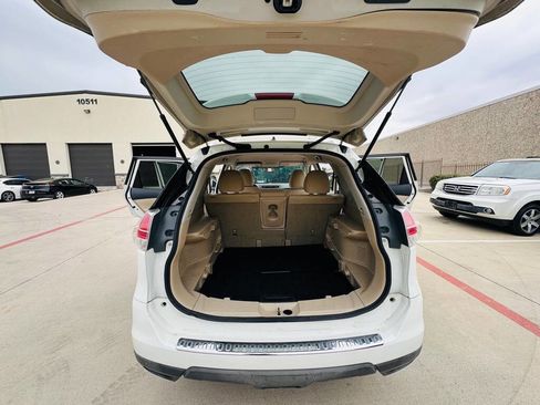 Used 2016 Nissan Rogue S w/ Appearance Package image 19