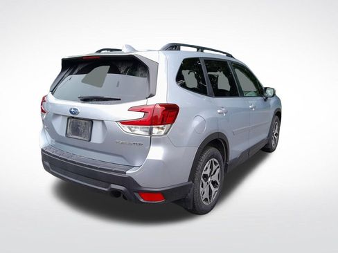 Used 2023 Subaru Forester Premium AWD/4WD image 8