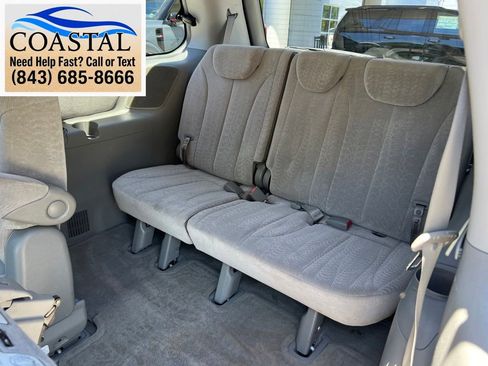 Used 2006 Kia Sedona LX FWD image 16