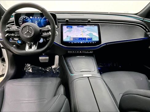 Used 2026 Mercedes-Benz E 53 AMG e 4MATIC Sedan image 15