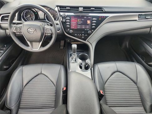 Used 2018 Toyota Camry L image 20