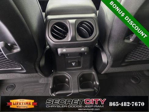 New 2025 Jeep Gladiator Mojave image 26