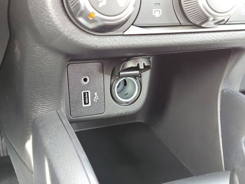 New 2025 Nissan Versa S image 34