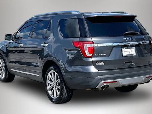 Used 2017 Ford Explorer Limited w/ Equipment Group 301A FWD image 4