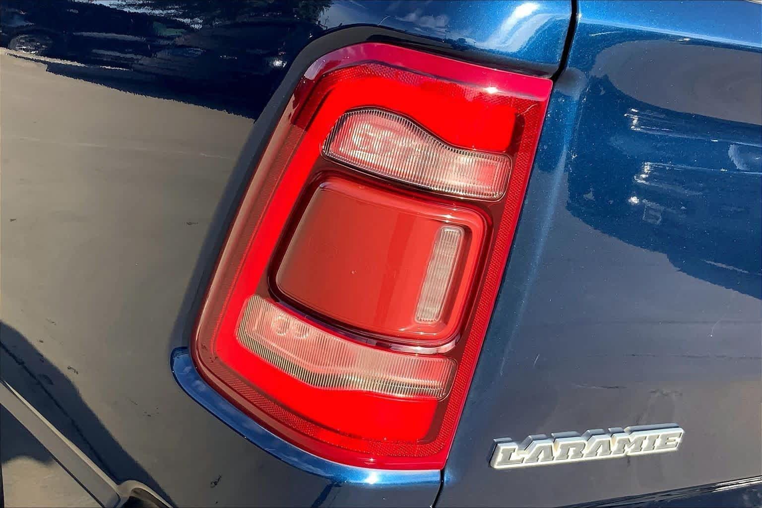Used 2019 RAM 1500 Laramie AWD/4WD image 28