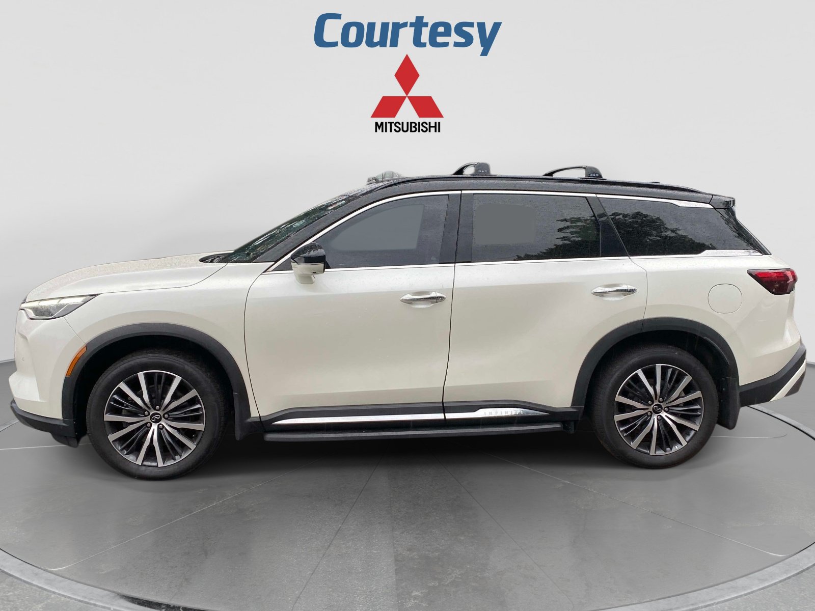 Used 2023 INFINITI QX60 Autograph w/ Cargo Package AWD/4WD image 2