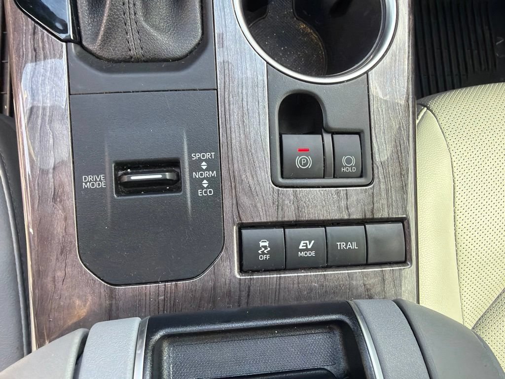 Used 2021 Toyota Highlander Limited AWD/4WD image 18
