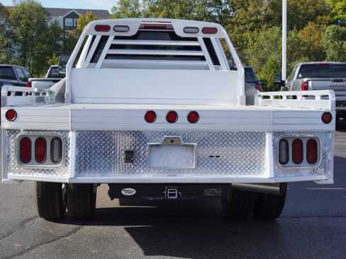 New 2025 GMC Sierra 3500 Pro w/ Convenience Package image 5