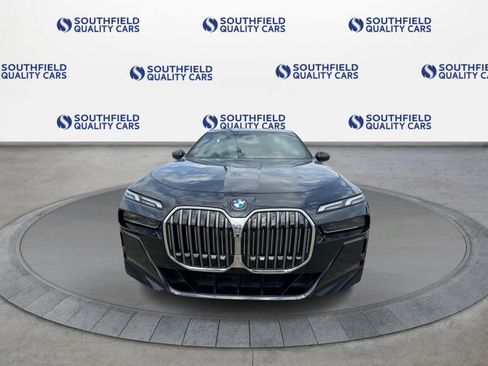 Used 2023 BMW 760i xDrive w/ Luxury Rear Seating Package AWD/4WD image 9