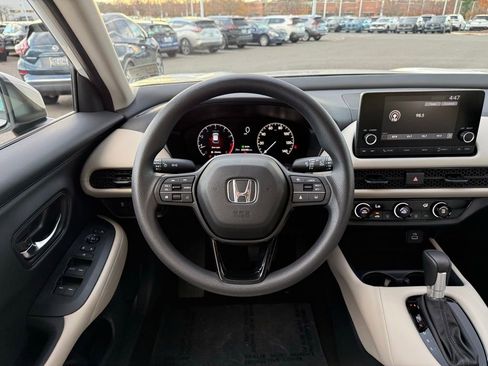 Used 2025 Honda HR-V LX image 16