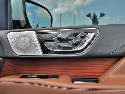Used 2024 Lincoln Navigator L Reserve AWD/4WD image 13