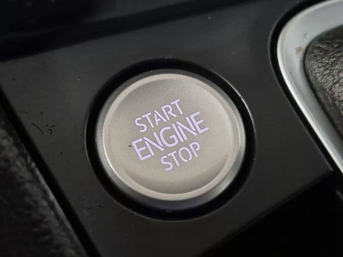 Used 2024 Volkswagen Jetta SE FWD image 22