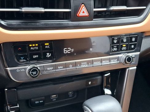Used 2024 Kia Seltos EX AWD/4WD image 19