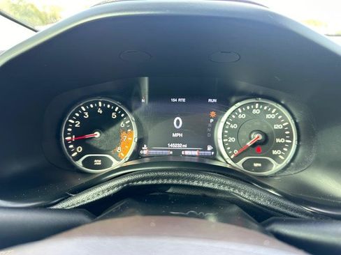 Used 2017 Jeep Renegade Limited AWD/4WD image 31