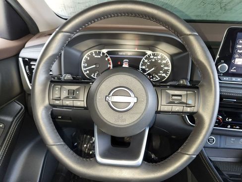 Used 2023 Nissan Rogue SL image 24