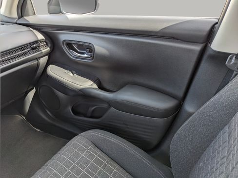 Used 2024 Honda HR-V LX image 16
