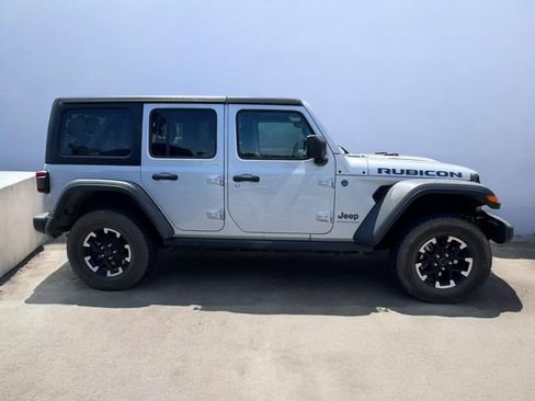 Used 2024 Jeep Wrangler Unlimited Rubicon 4xe AWD/4WD image 15