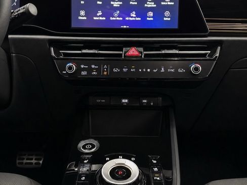 Used 2024 Kia Niro Wave w/ Wave Preserve Package FWD image 21