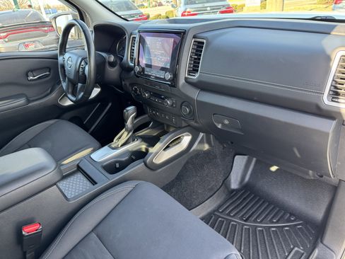 Used 2023 Nissan Frontier SV w/ Technology Package image 38