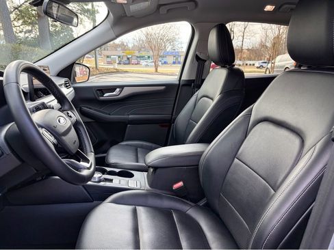 Used 2022 Ford Escape SEL w/ Technology Package image 18