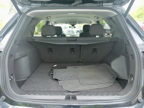 Used 2023 Chevrolet Equinox LT w/ Driver Convenience Package image 6