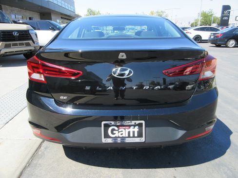 Used 2019 Hyundai Elantra SE w/ Cargo Package FWD image 7