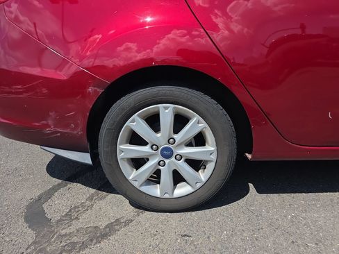Used 2013 Ford Fiesta SE FWD image 11