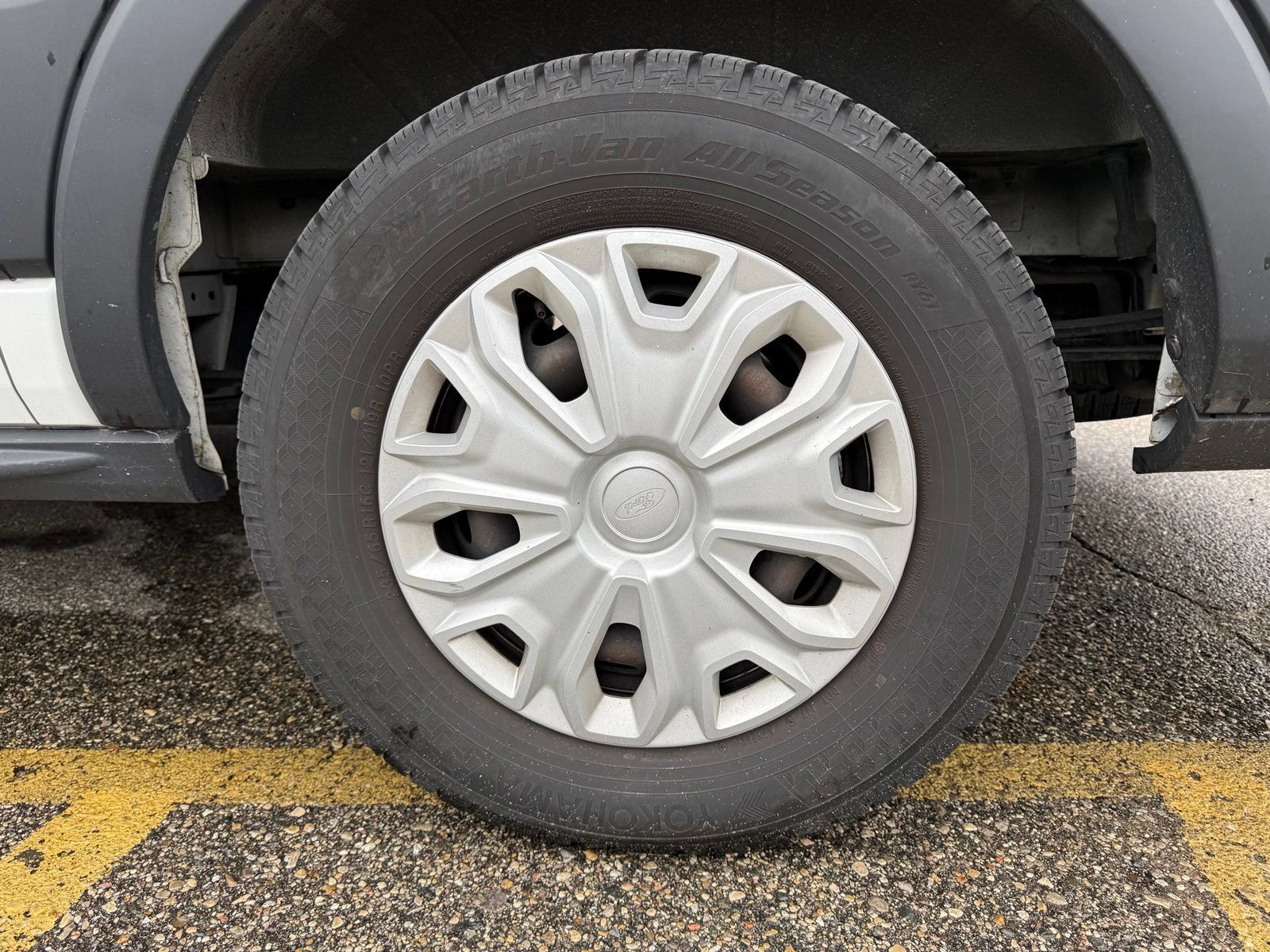 Used 2019 Ford Transit 150 XLT RWD image 8