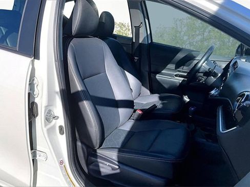 Used 2015 Toyota Prius C Four image 7