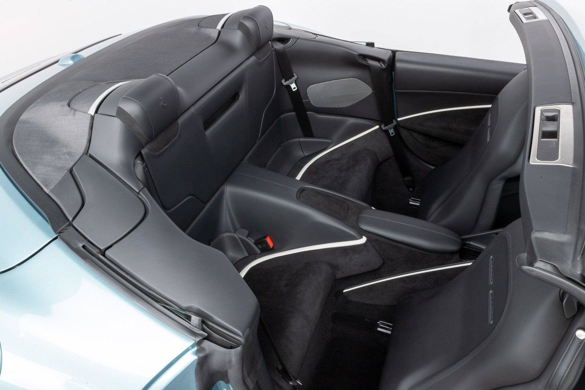 Certified 2024 Ferrari Roma Spider RWD image 39