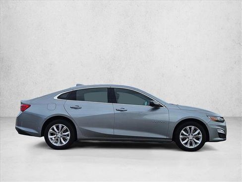 Used 2025 Chevrolet Malibu LT FWD image 4