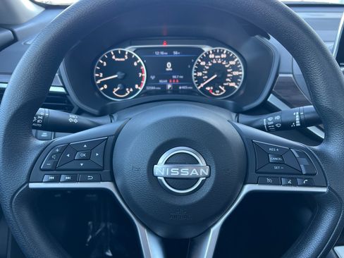 Used 2024 Nissan Altima 2.5 SV image 24