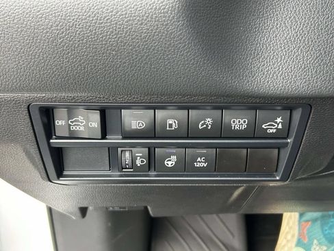 Used 2024 Toyota Tundra Limited w/ TRD Off-Road Package AWD/4WD image 33