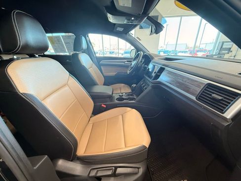 Used 2021 Volkswagen Atlas Cross Sport SE image 15