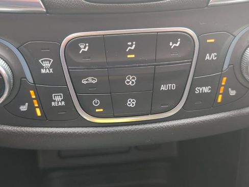 Used 2020 Chevrolet Equinox LT w/ Driver Convenience Package FWD image 16