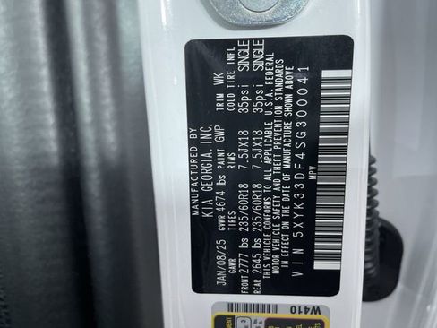 Used 2025 Kia Sportage EX image 47