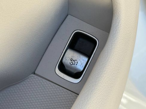 Used 2023 Mercedes-Benz EQS 450+ SUV image 25
