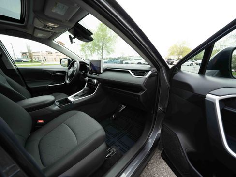 Used 2025 Toyota RAV4 XLE w/ Convenience Package image 26