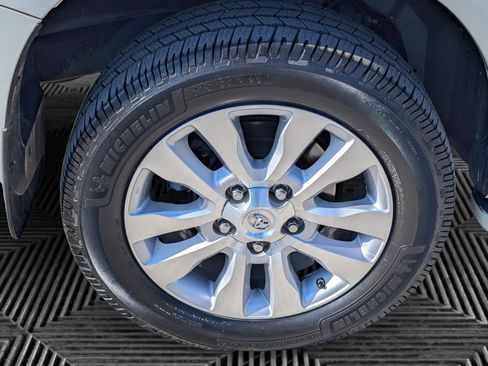 Used 2015 Toyota Sequoia Platinum image 29