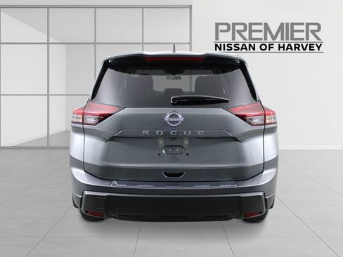 New 2026 Nissan Rogue SV w/ Cold Weather Package FWD image 4