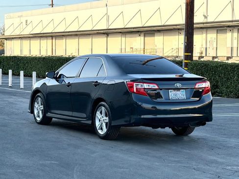 Used 2013 Toyota Camry SE FWD image 6