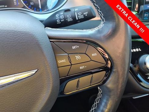 Certified 2020 Chrysler Pacifica Touring-L image 14