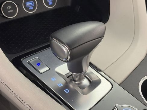 Used 2025 Genesis G70 2.5T AWD/4WD image 14