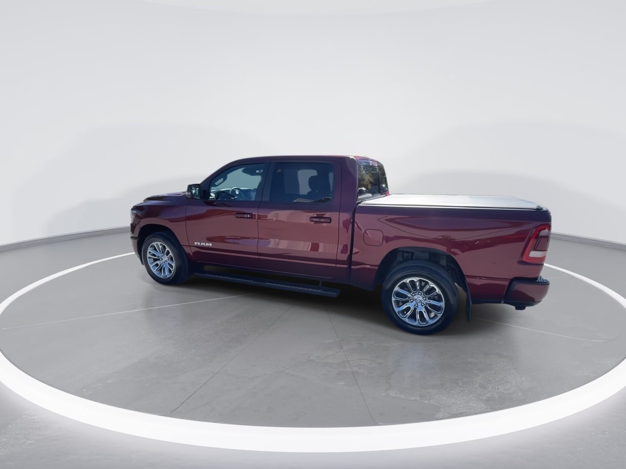 Used 2024 RAM 1500 Laramie AWD/4WD image 11