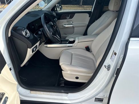 Certified 2023 Mercedes-Benz GLB 250 image 3