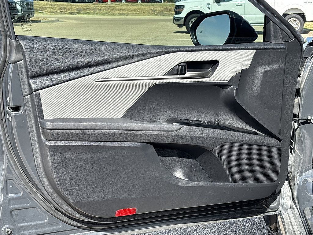 Used 2025 Toyota Camry SE w/ Convenience Package FWD image 26