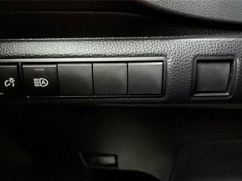 Used 2022 Toyota Corolla LE image 32