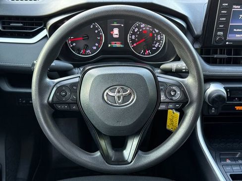 Used 2020 Toyota RAV4 LE FWD image 15