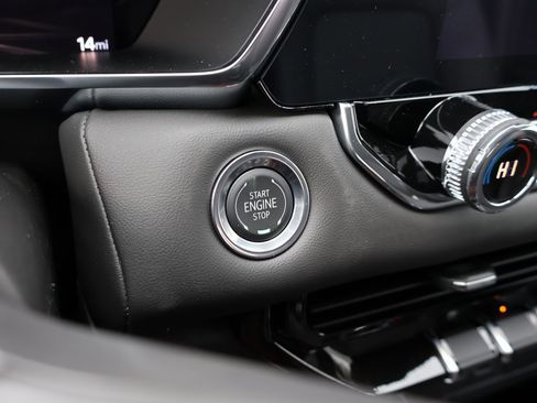 New 2026 GMC Canyon Elevation w/ Convenience Package image 18