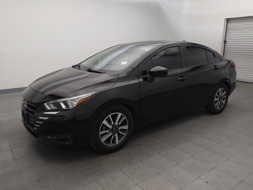 Used 2023 Nissan Versa SV FWD image 2
